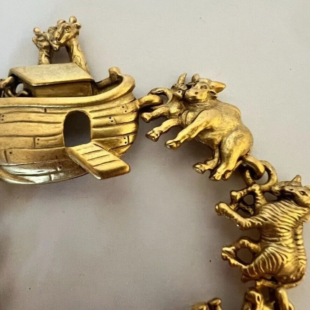 AJC Vintage Noah's Ark Bracelet Brushed Gold Animals Signed NOS 1980s Noahs 6.5